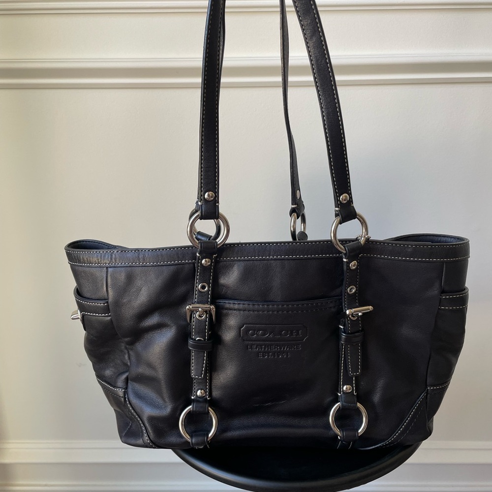 Vintage Coach Black Leather Shoulder Bag